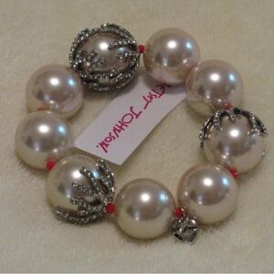 Betsey Johnson 'Betsey's Boat House' Pearl Sea Coral Bracelet - NWT Beautiful!